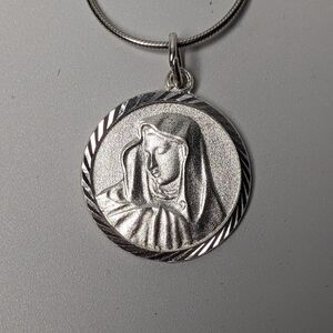 925 Sterling Silver Virgin Mary Pendant Necklace  17" Chain New